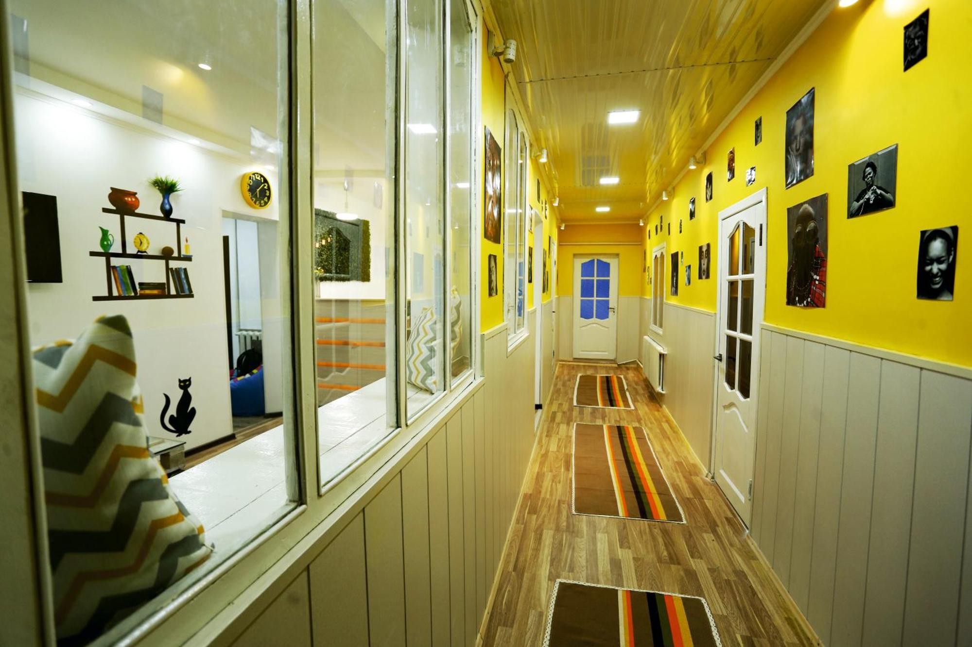 Interhouse Karakol Albergue Exterior foto