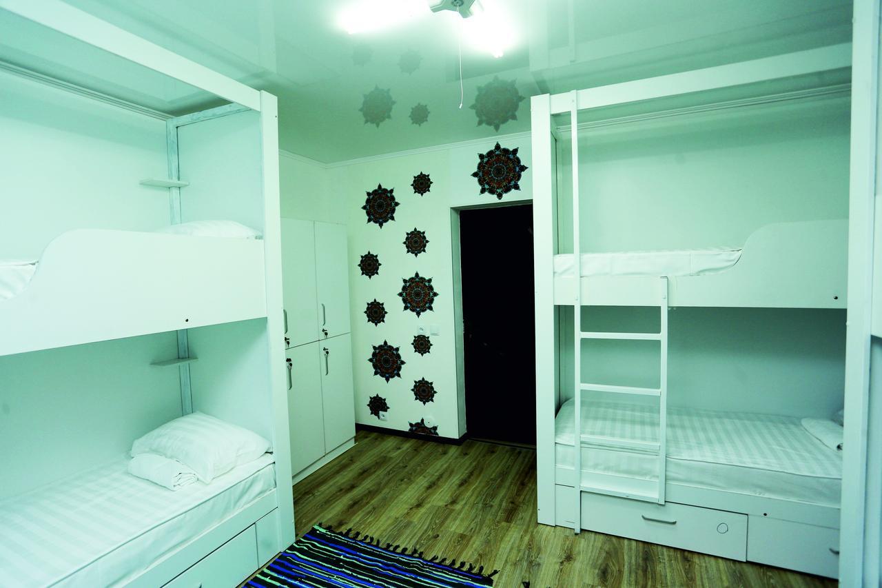 Interhouse Karakol Albergue Exterior foto