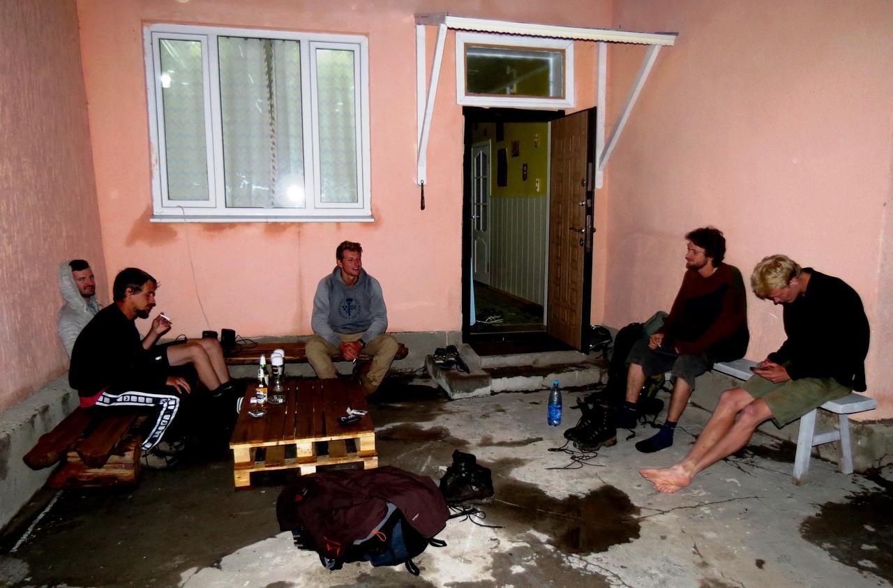 Interhouse Karakol Albergue Exterior foto